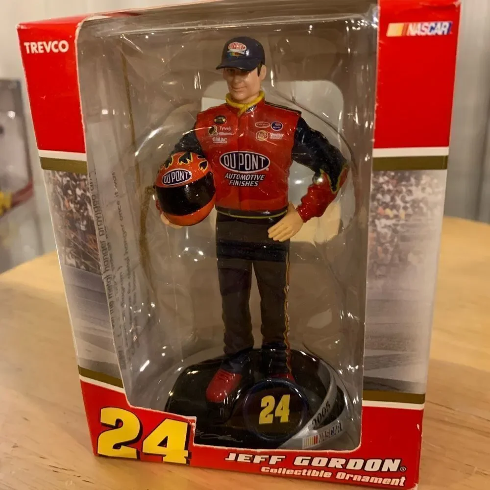 24 Jeff Gordon Ornament 2004